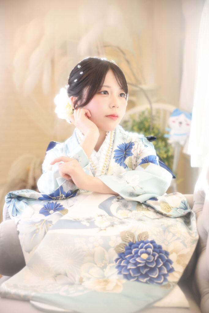振袖富山　成人式　ハレの日　水色　白色　着物　帯アレンジ　髪飾り　ちいかわ　ハチワレ