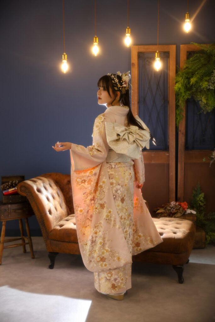 振袖富山　成人式　ハレの日　ピンク　ベージュ　着物　帯アレンジ　ヘアアレンジ　ポニーテール　髪飾り　カチューシャ　華やか　お祝い
